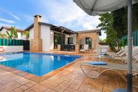 Villa Anthia - 2bed with Large Pool - B&B