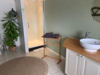 Camera Matrimoniale con Vista Giardino