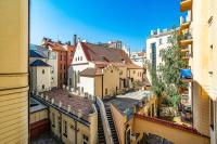 Charming Apartment with Balcony in Pařížská street - B&B Praga