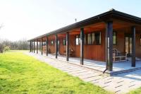 Yellowrush Lodge - Yellowtop Country Park - Hot Tub - Yorkshire - B&B Selby
