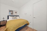 Stylish & Spacious Modern Apartments near Dalston Kingsland Station - by Short Stories London - Chambres d'hôtes Londres