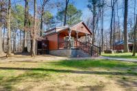 Pet-Friendly Broken Bow Cabin Hot Tub and Fireplace - B&B Broken Bow