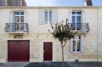 T2 moderne totalement rénové, hypercentre Rochefort, arrivée autonome - Ferienwohnung