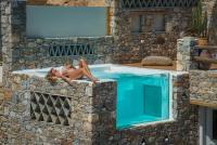 Onar Suites & Villas - Bed and Breakfast Karavostásis