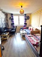 B&B Berlino - Cozy trendy spacious room in green area 12 min. near to the center Alexanderplatz - Bed and Breakfast Berlino