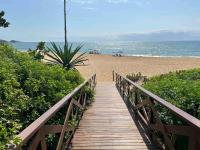 B&B Camboriú - Casa pé na areia em praia paradisíaca com piscina frente mar - Bed and Breakfast Camboriú