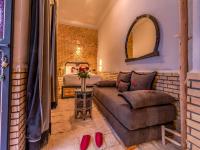 Terre d'Ombre Double Room
