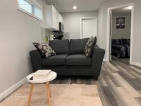 Guest Suite in Regina - Queen Bed - Bed and Breakfast Regina
