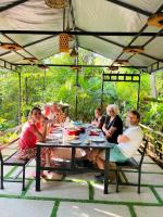 Fab - Bamboo Hut with Open Shower - B&B Munnar