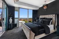 B&B Gold Coast - Couture Comfort - Luxe Chanel Themed Apartment - Bed and Breakfast Gold Coast