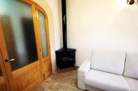 Typical old Majorcan house with a private pool - B&B Biniali