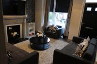 B&B Sheffield - Relax & Unwind In A Stunning 3BD Home in Sheffield - Bed and Breakfast Sheffield