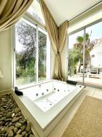 L'Amina - Peaceful 1BR Retreat with Cold Jacuzzi - Bed and Breakfast Tanger