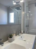 Magnifique villa avec piscine extérieure - B&B Alleins