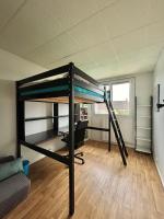 Maison 6 personnes avec parking privé (à 1km du circuit et à 270 mètres de l’arrêt tram T1-Jules Raimu) - Bed and Breakfast