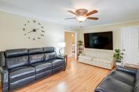 Charming Milton Home w/ Porch - 5 Mi to VIR! - B&B Milton