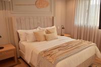 Go Living Suites: Your Medellin Retreat - B&B Medellín