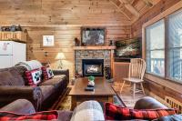 Bearadise Hot Tub 6 Min to The Island - B&B Pigeon Forge