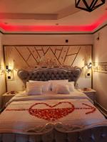 Deluxe Double Room (2 Adults + 1 Child)