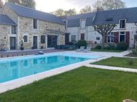 Maison familiale avec piscine - B&B