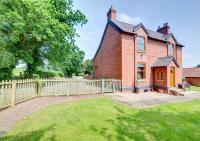 B&B Ruabon - The Old Farmhouse - Bed and Breakfast Ruabon