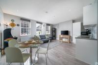 B&B London - Luxury Flat with private terrace in the Heart of Kingston - Bed and Breakfast London