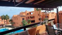 Jardines, piscina y mar - B&B Estepona