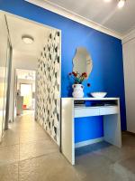 Seafront one bedroom apartment with a terrasse swimming pool and a parking - B&B Antibes