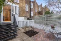 Guest Favorite Private home with King sized bed and Garden newly renovated - Chambres d'hôtes Londres