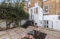 Guest Favorite Private home with King sized bed and Garden newly renovated - B&B London