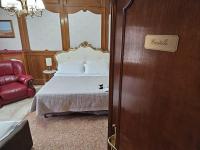 Double Room - Pedestrian Street Side 