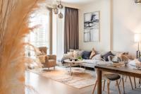 Brand new 2 BR in Boulevard with partial Burj Khalifa and Opera View - B&B Dubai