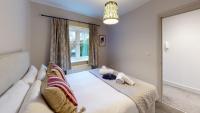 One-Bedroom Apartment with Garden