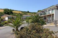 Cornish Beach Retreat - 10 Min Walk to Beach! - B&B Downderry