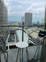 Xing Nagoya Thamrin City - B&B