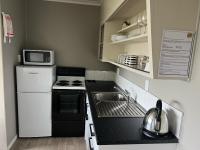 One-Bedroom Apartment Upstairs access