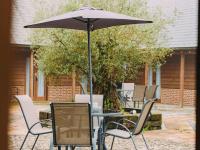Olive Tree Cottage, Acrise - B&B Selsted