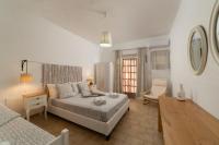 Camera Tripla con Vista Giardino