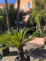 GRIMAUD Golf Saint Tropez Rez de jardin Vue piscine - B&B Grimaud