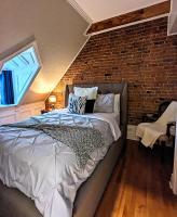 Deluxe Queen Suite