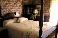 Zimmer mit Queensize-Bett und Gemeinschaftsbad