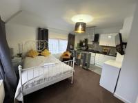 B&B Yeovil - PRESTON ROOM LET 8 - Bed and Breakfast Yeovil