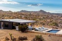 Atomic Ranch l Modern Pool Cabin Against 250 Acres - Ferienwohnung
