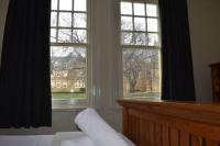 B&B Hobart - Comfy Apartment with carpark 2 minutes to CBD - Bed and Breakfast Hobart