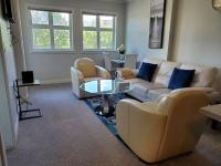 B&B Calgary - Stunning 1 bedroom condo in Calgary with riverview - Bed and Breakfast Calgary