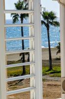 Sea Heart Villa Beachfront - B&B Pýla