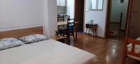 Studio-Apartment mit Balkon