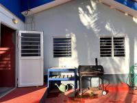 Charming home one block from the sea - B&B