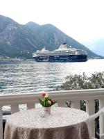 B&B Cattaro - Montenegro Apartments - Private Beach - Bed and Breakfast Cattaro