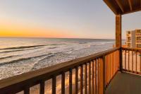 B&B North Topsail Beach - Oceanfront: Beach, Sand and Views at Coral Reef! - Bed and Breakfast North Topsail Beach
